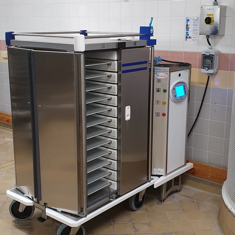 Chariot à plateaux sur borne simple de rechargement Electro Calorique