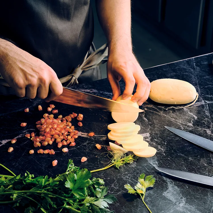 Découpe de légumes aux couteaux COMAS
